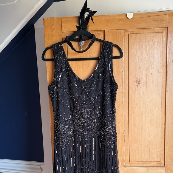 1920s style Black Beaded Dress with Accessories - Picture 6 of 6